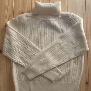 White Liz Claiborne Turtleneck Sweater
